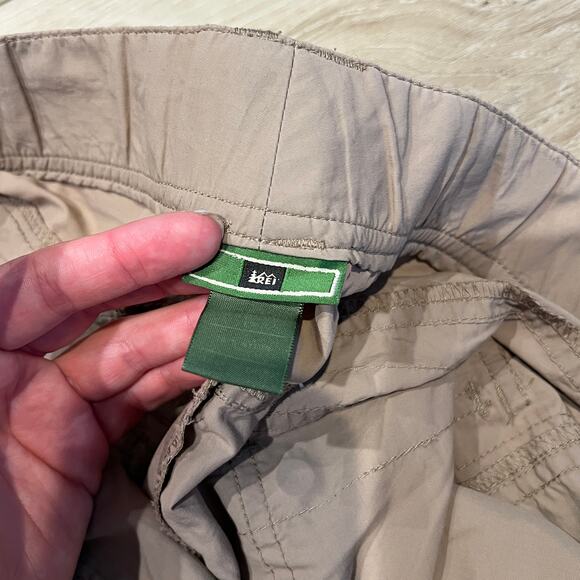 (NEEDS SIZE) REI Men's Convertible Zip Off Pants - Picture 9 of 10